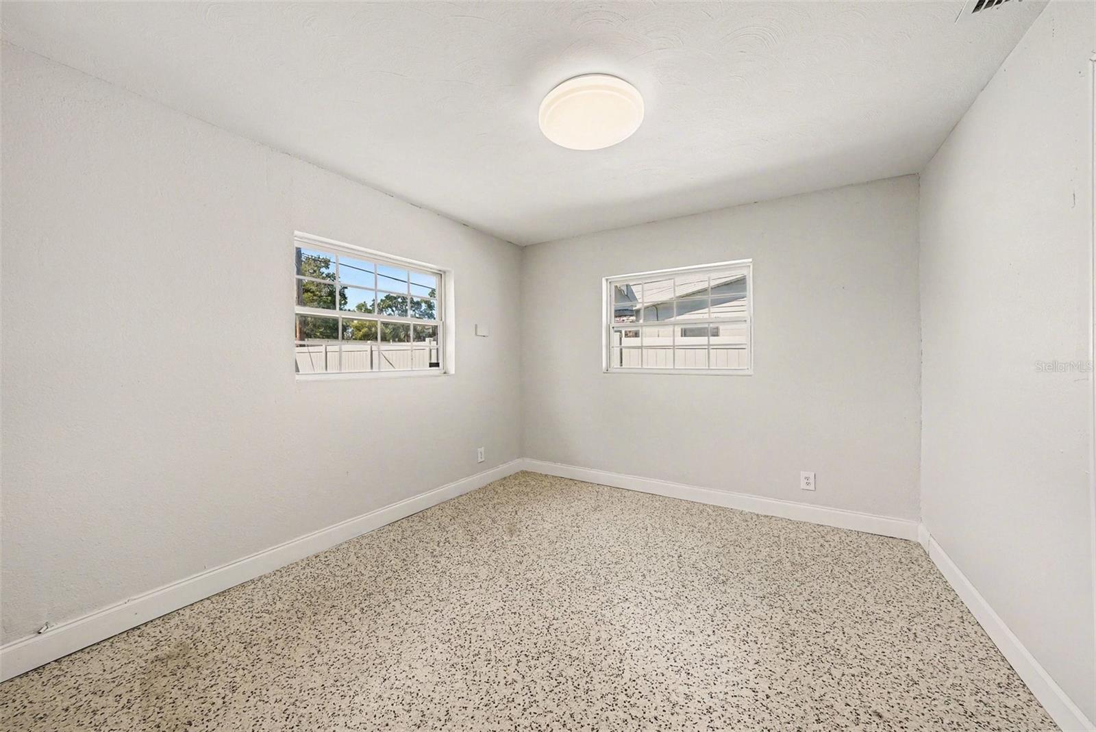 RIVERSHORES - Residential