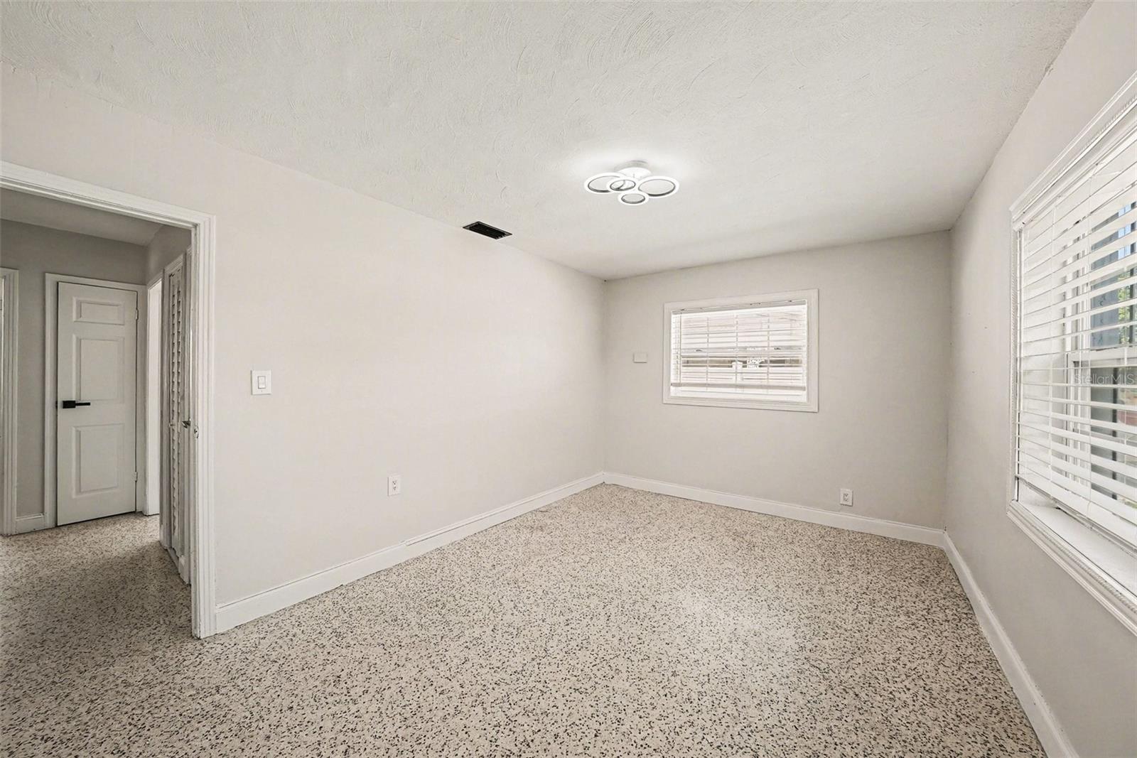 RIVERSHORES - Residential