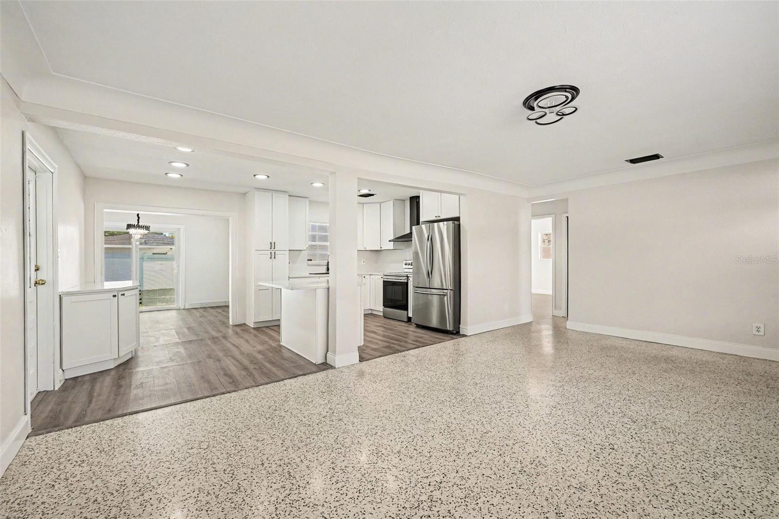 RIVERSHORES - Residential