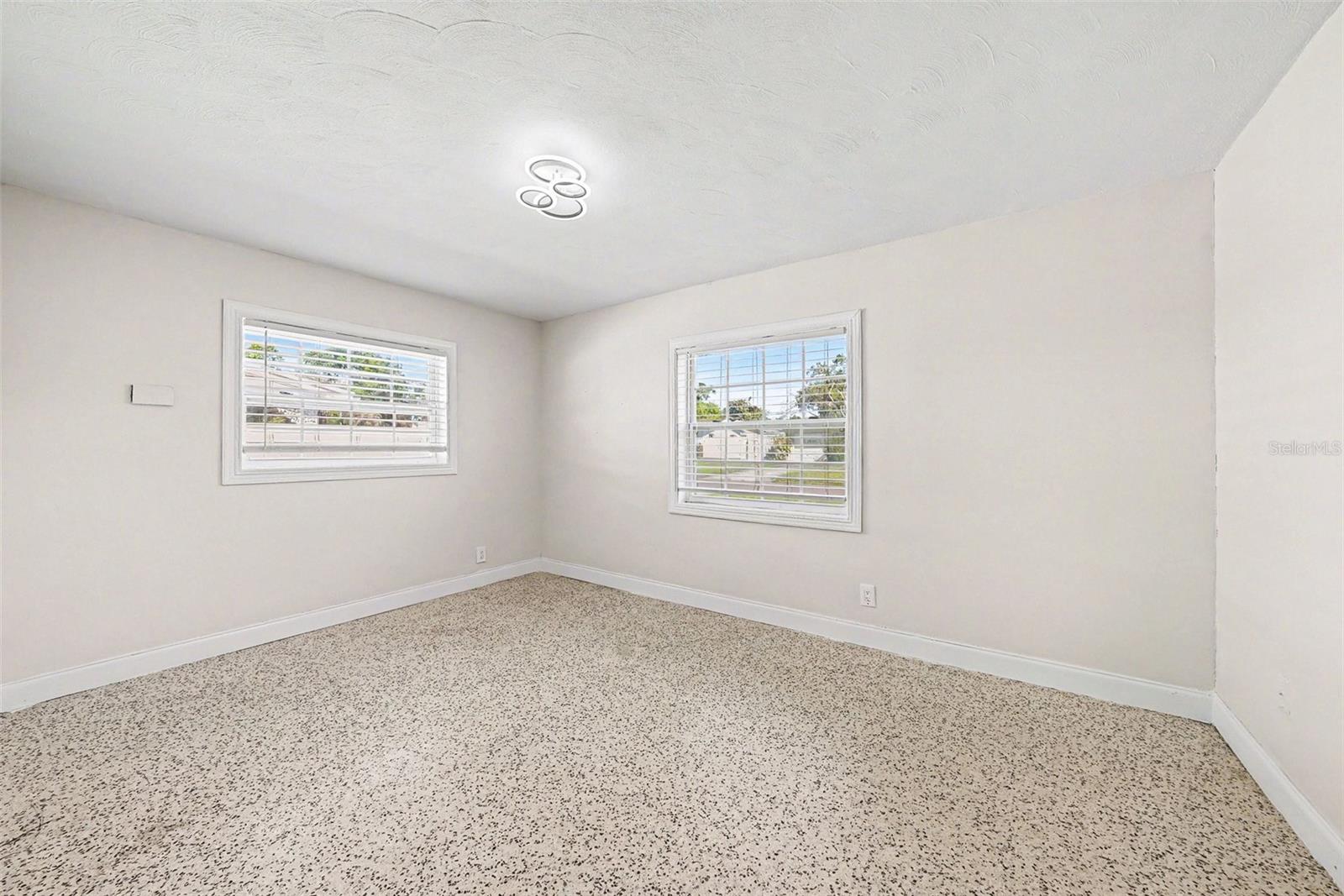 RIVERSHORES - Residential