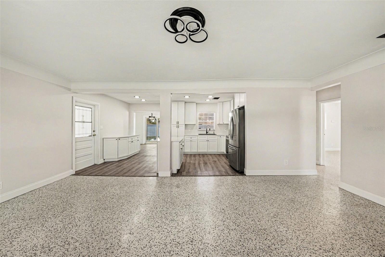 RIVERSHORES - Residential