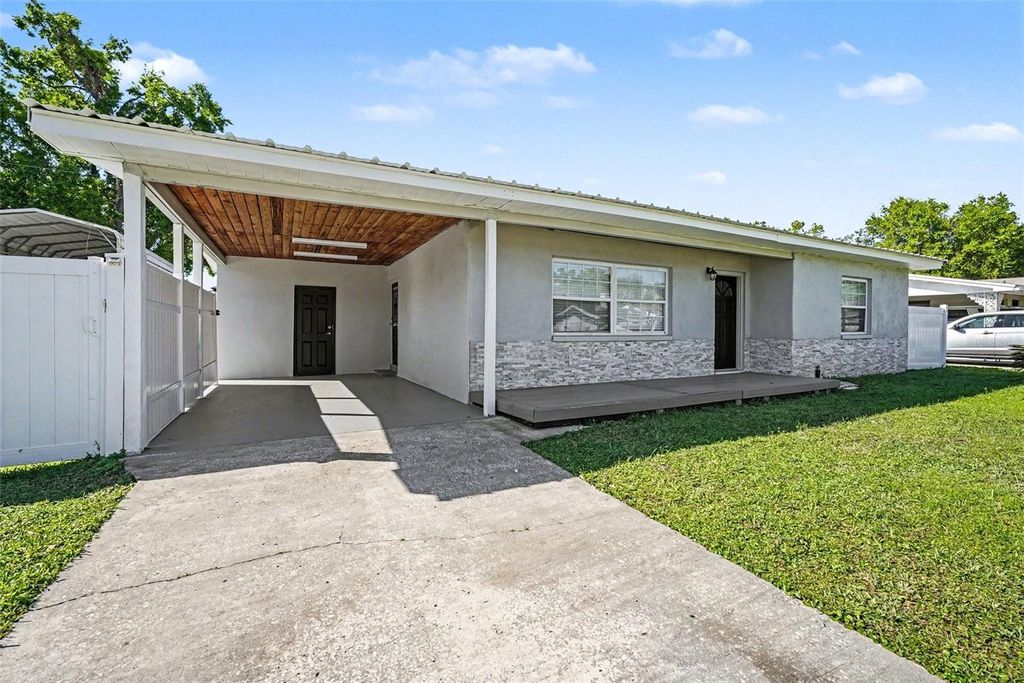 Photo of 1514 W River Lane, Tampa, FL 33603 (MLS # O6392709)