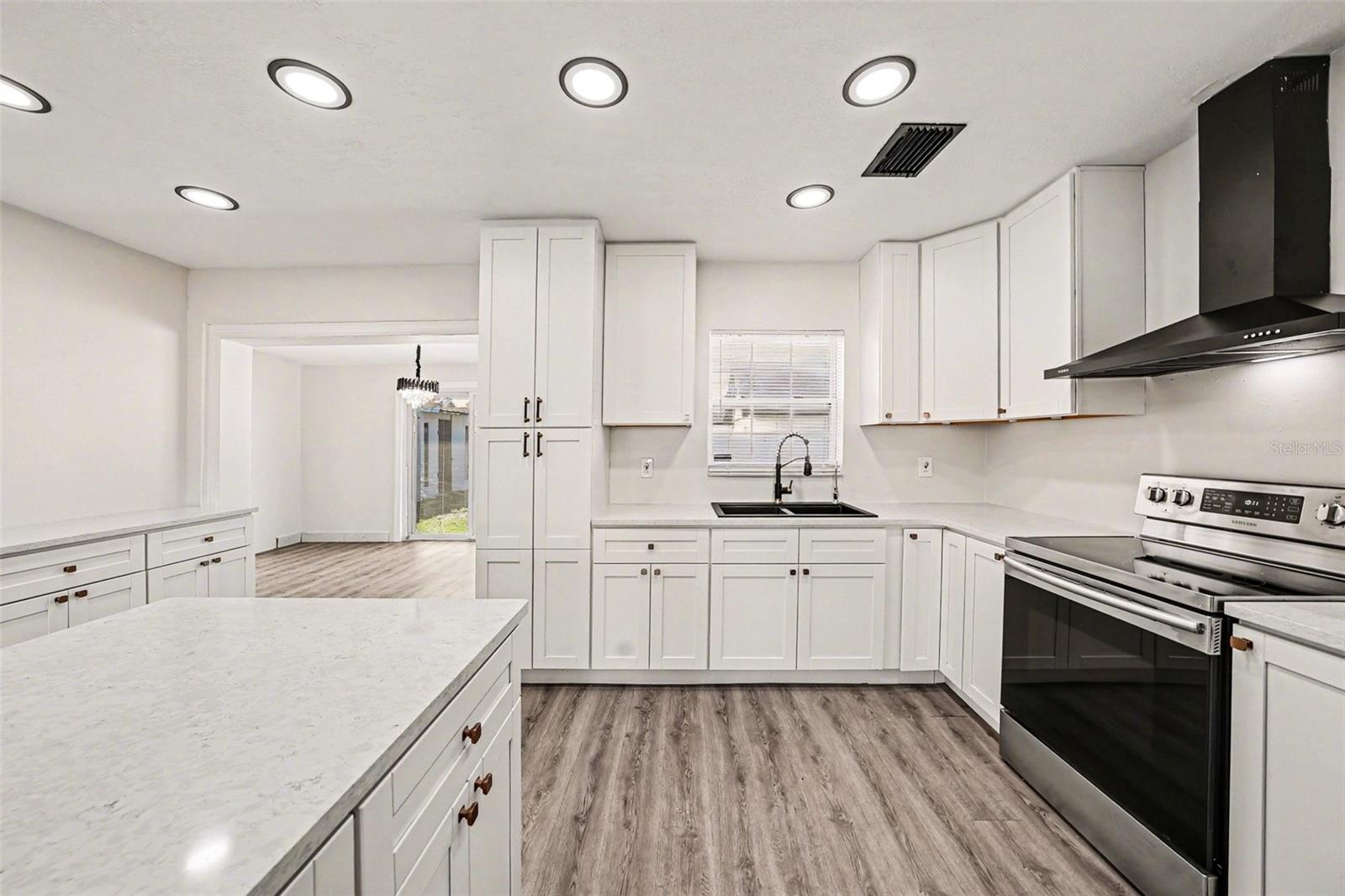 RIVERSHORES - Residential