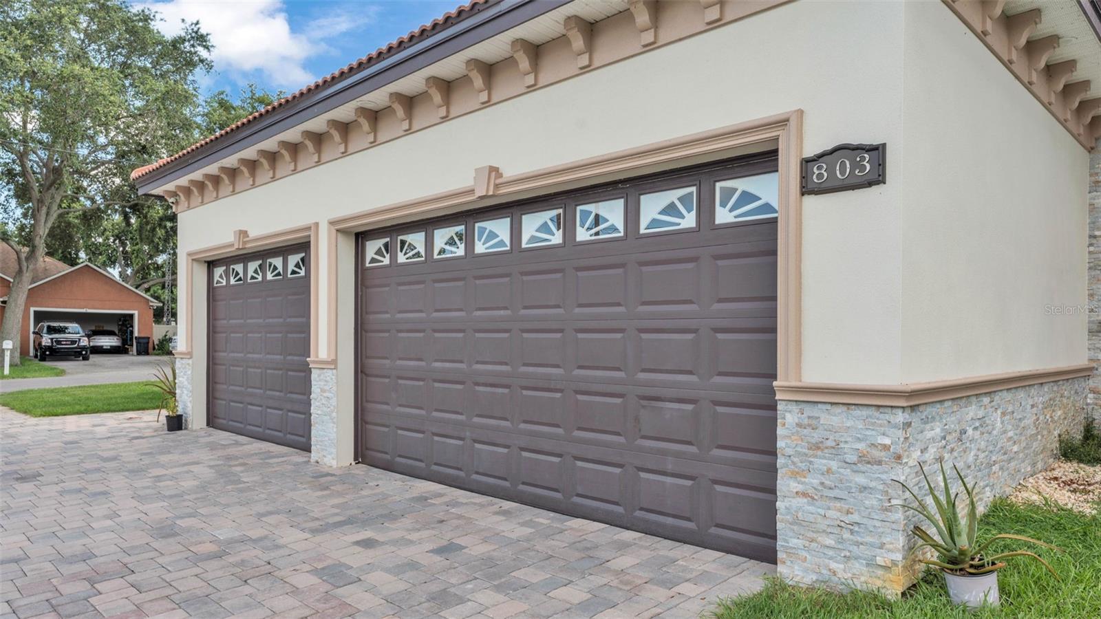 803 LAKE JESSIE DRIVE