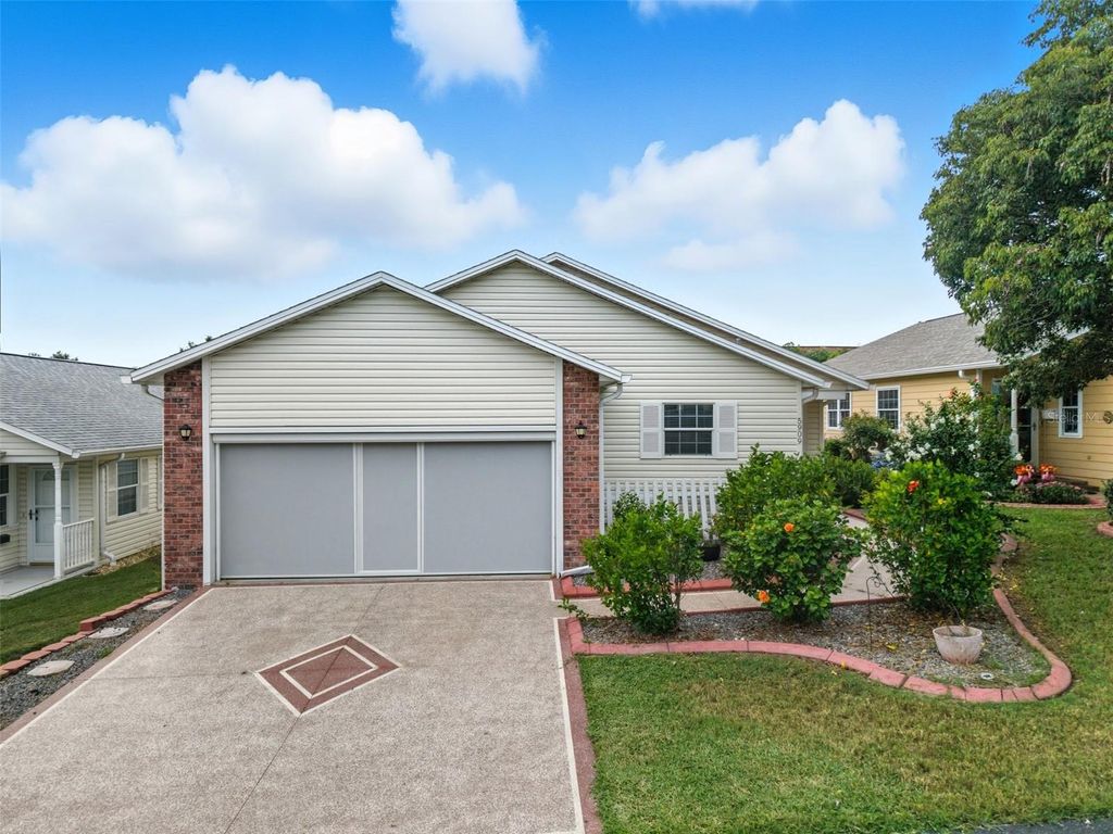 Photo of 5909 Yorkshire Drive, Zephyrhills, FL 33542 (MLS # TB8434441)