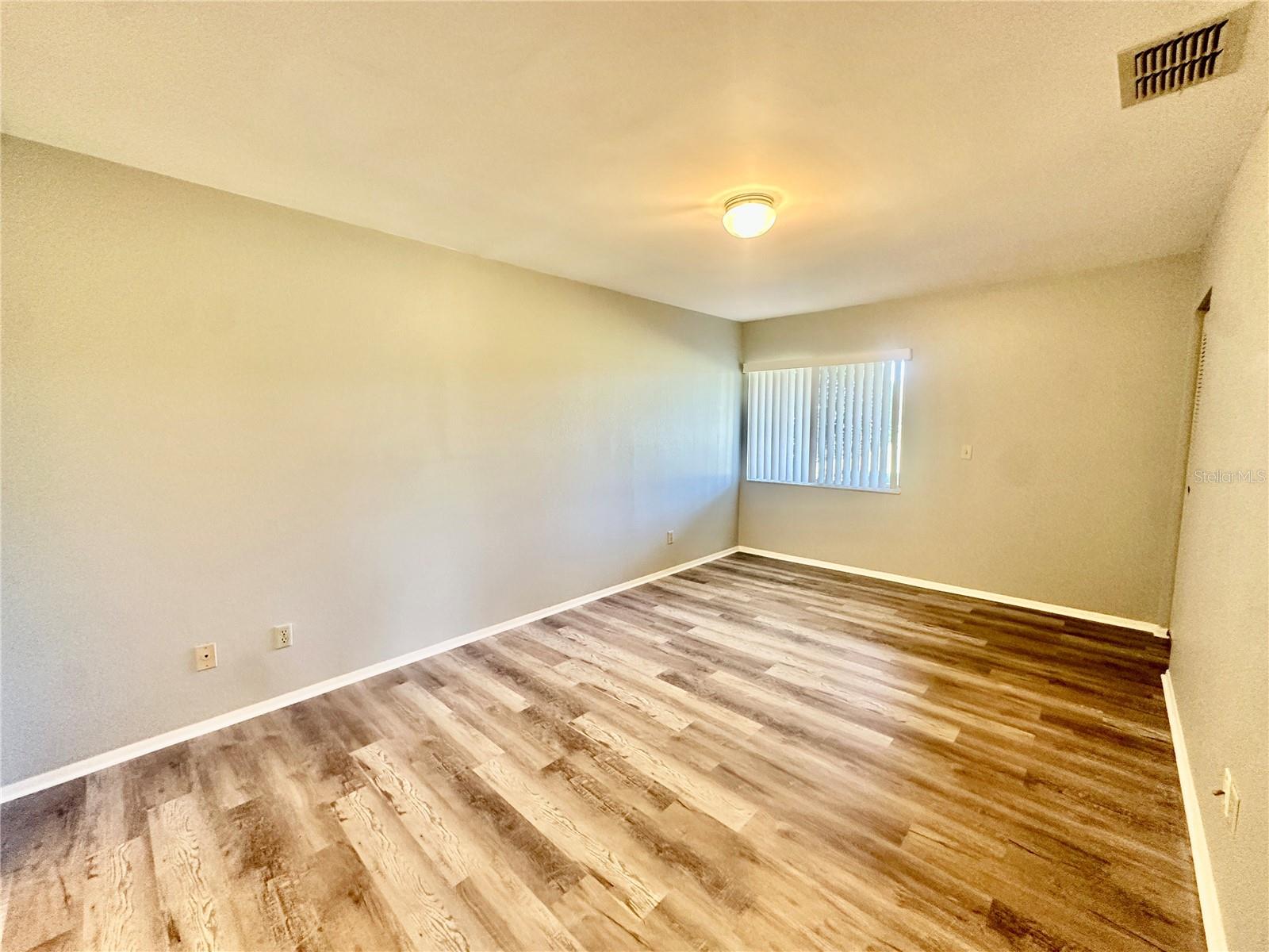 GARDEN VILLAS CONDO PH 01 - Residential Lease