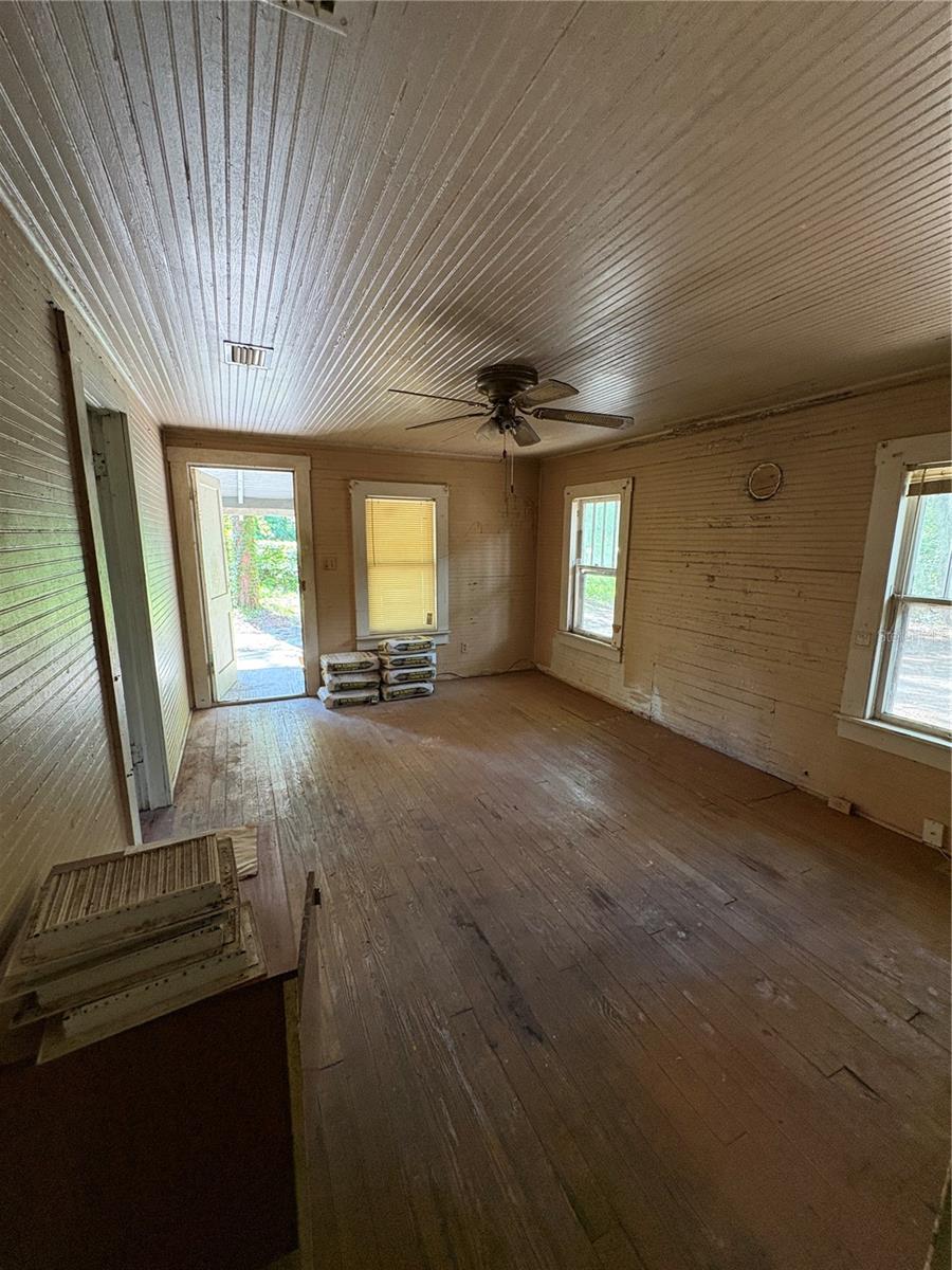 2505 SE 35TH STREET