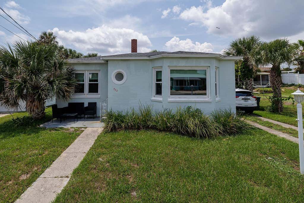 Photo of 532 Hillside Avenue, Daytona Beach, FL 32118 (MLS # NS1088861)