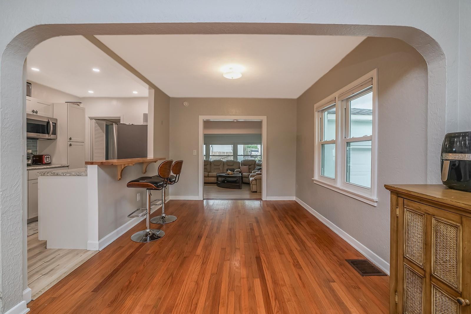 532 HILLSIDE AVENUE