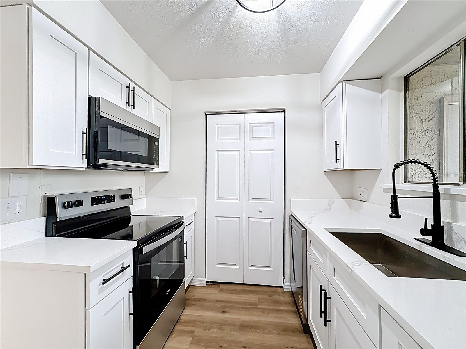 HIDDEN HOLLOW - Residential