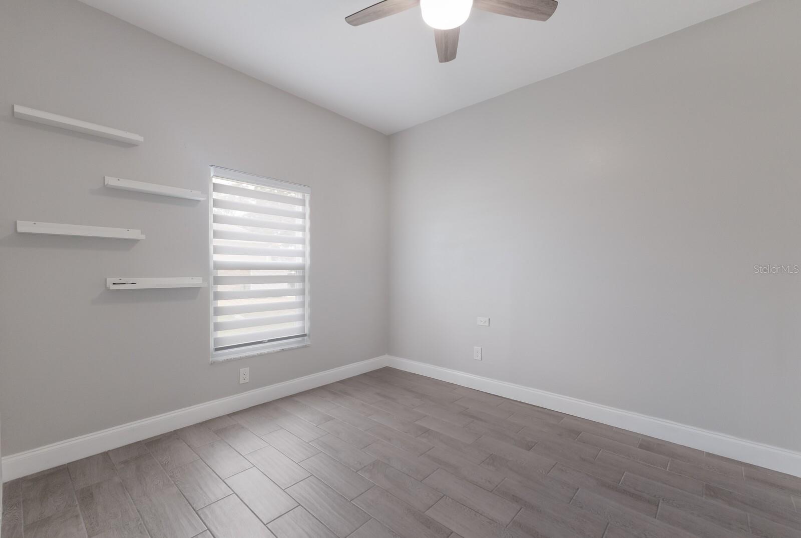 PALM LAKE ESTATES - Residential