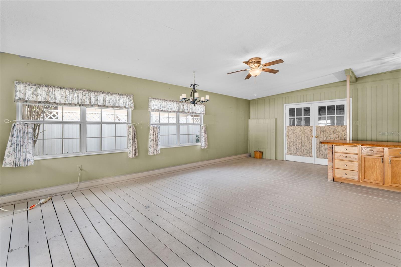 PERSHING TERRACE - Residential