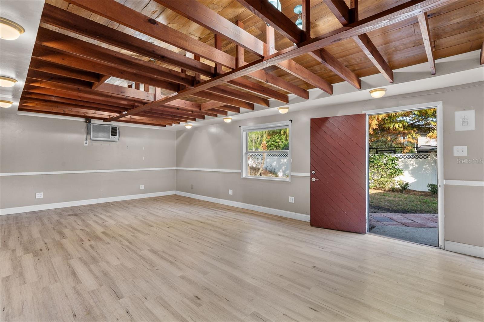 PERSHING TERRACE - Residential