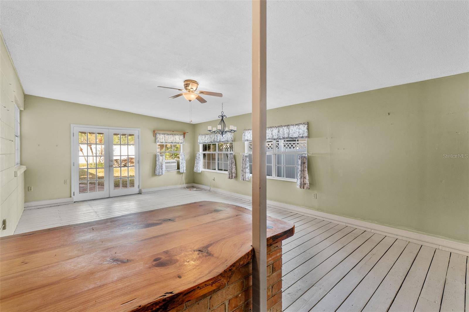 PERSHING TERRACE - Residential