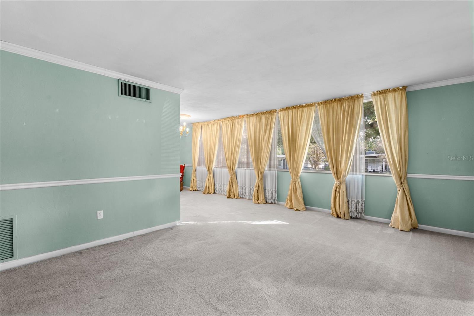 PERSHING TERRACE - Residential