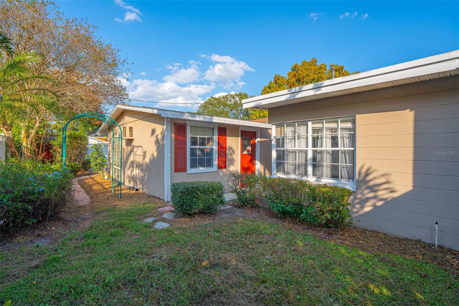 PERSHING TERRACE - Residential