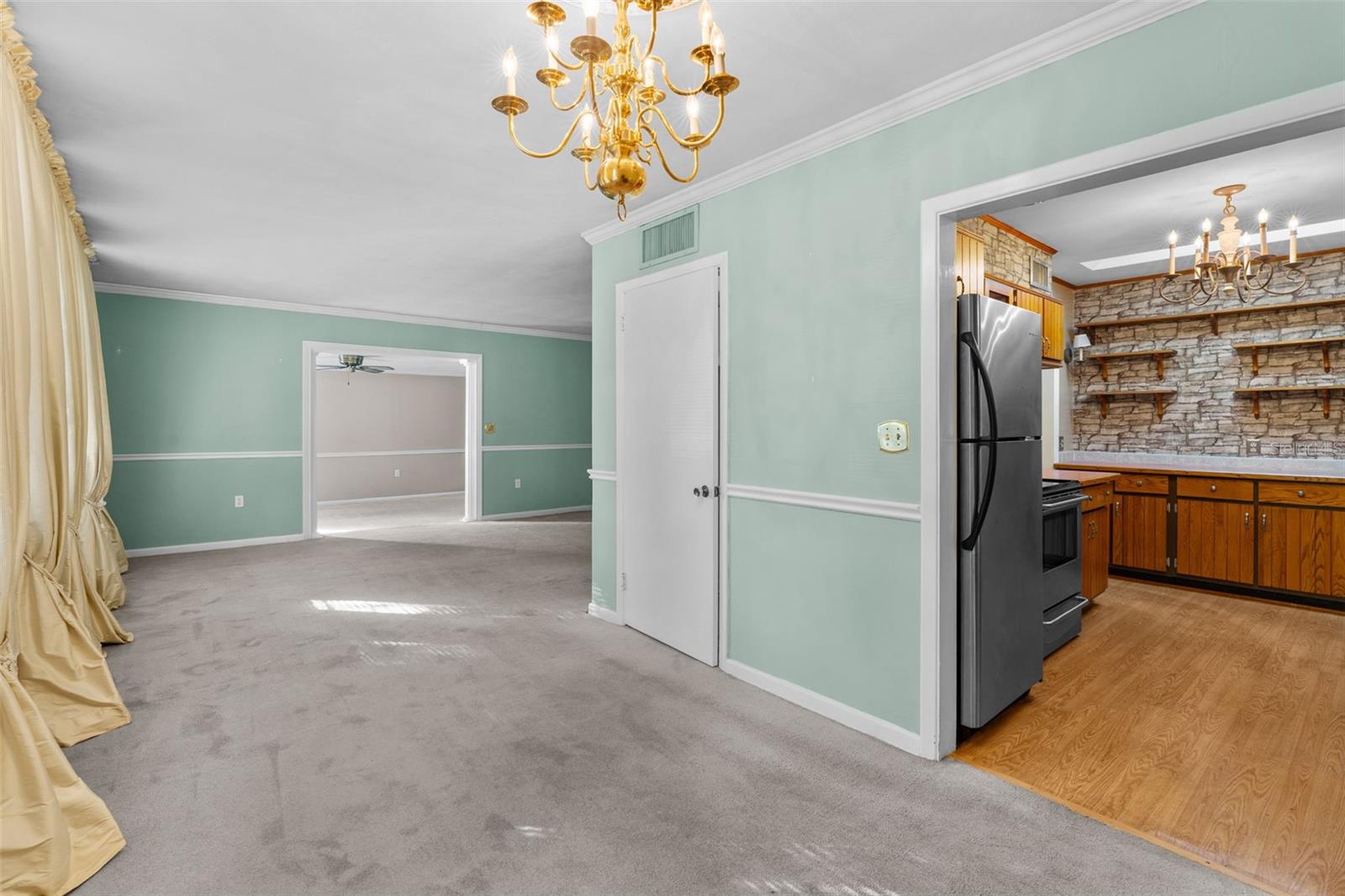 PERSHING TERRACE - Residential