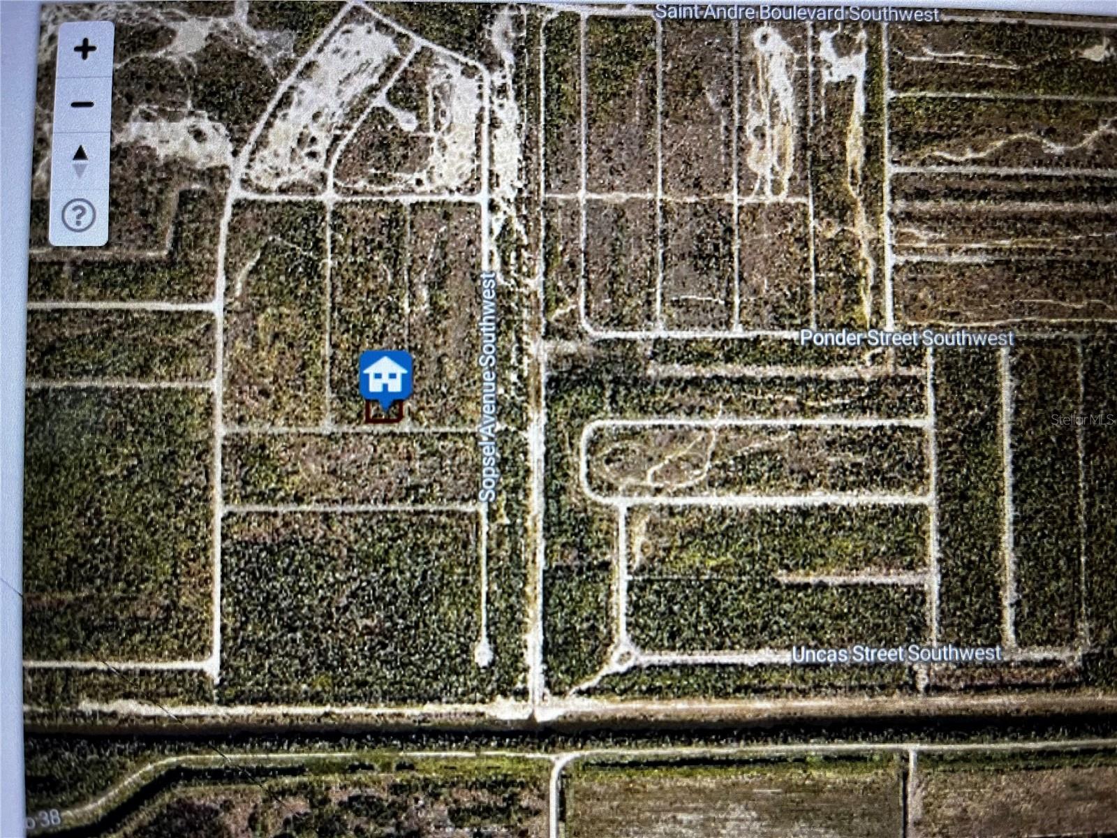 Excellent vacant land/residential property with .29 acres. Road frontage on Mackoy Street and Shangrila Ave.