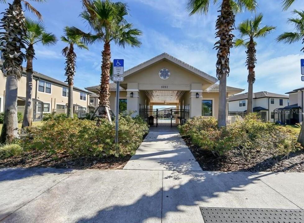 CREEKWOOD TWNHMS - Residential Lease