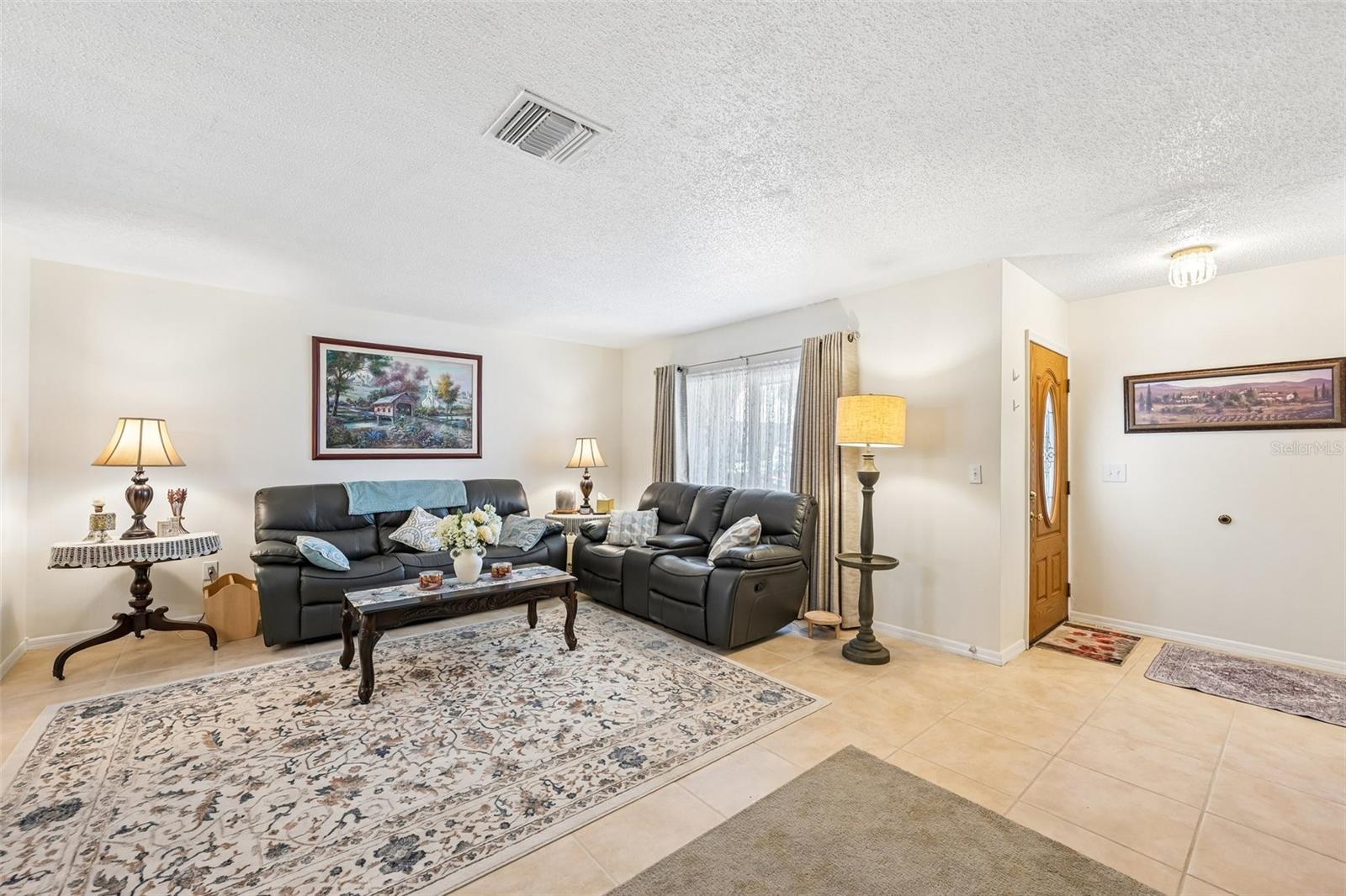 1607 CLOISTER DRIVE