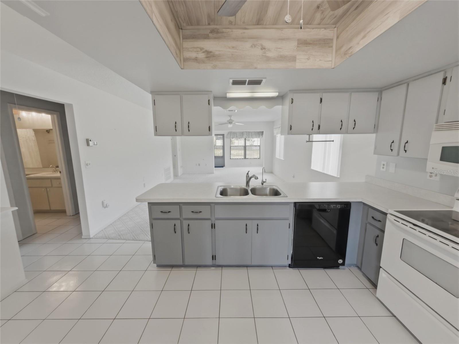 GLENWOOD VILLAGE CONDO - Residential