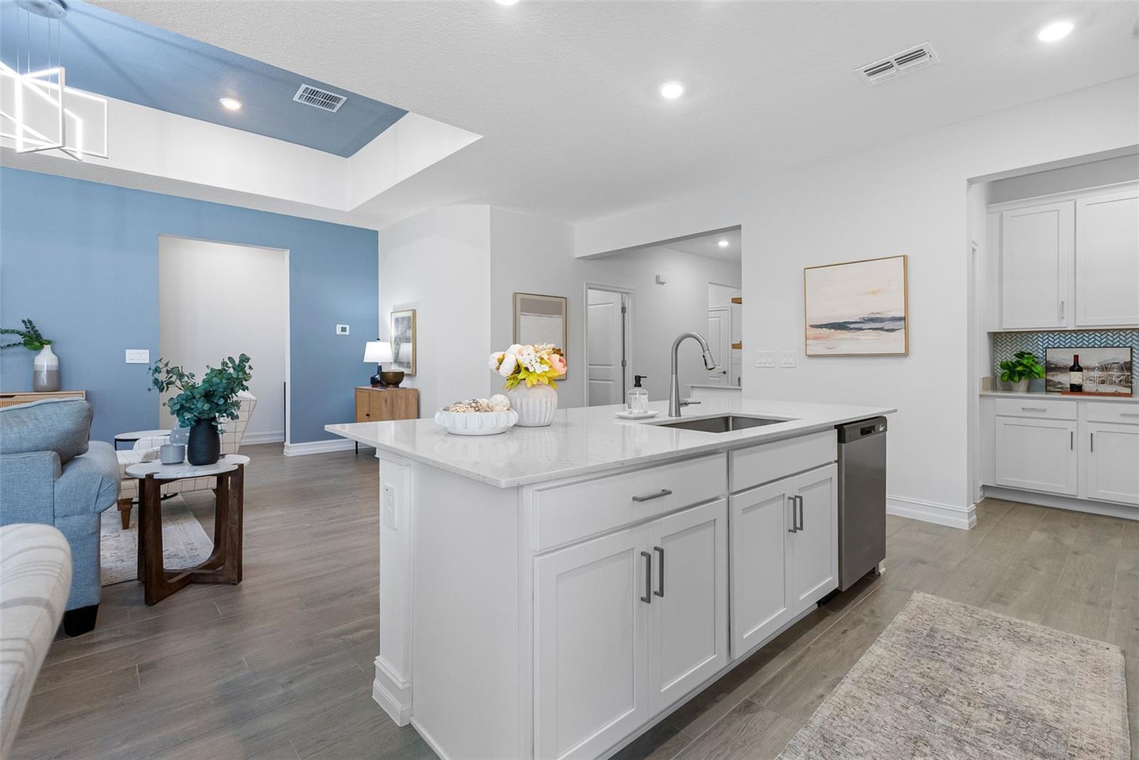 LAKE PEARL - Residential