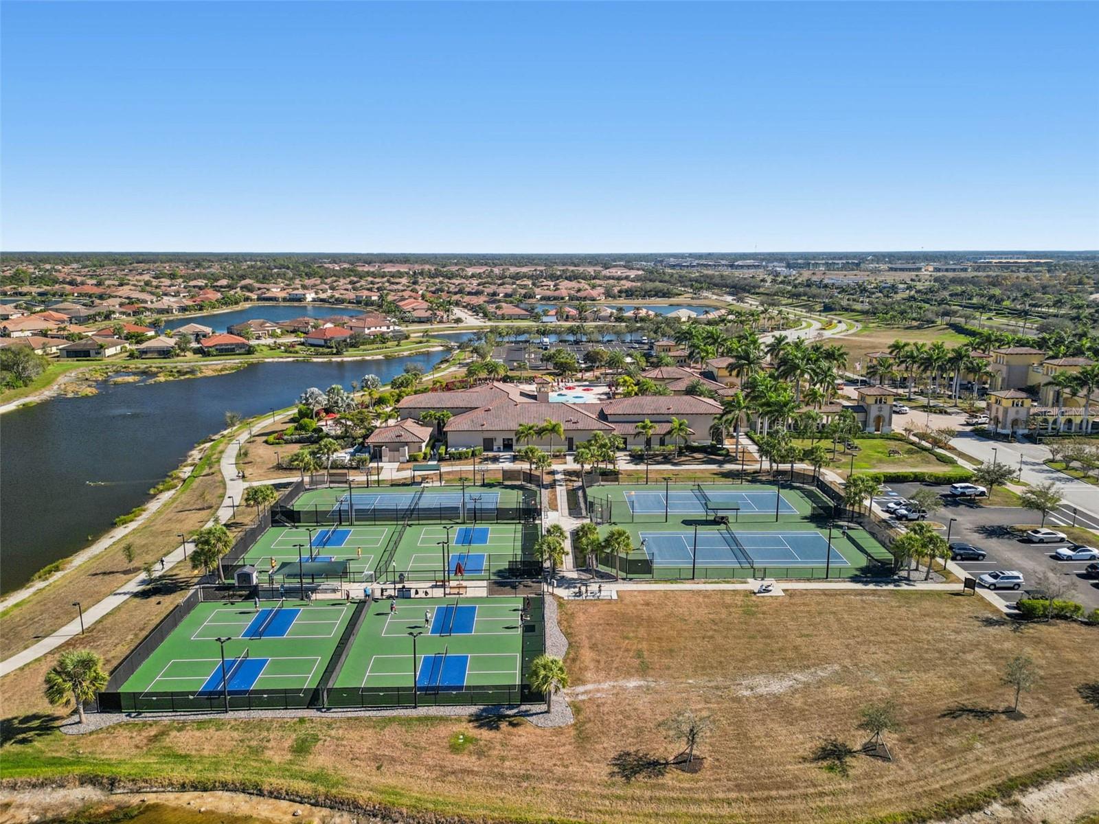 GRAN PARADISO PH 1 - Residential