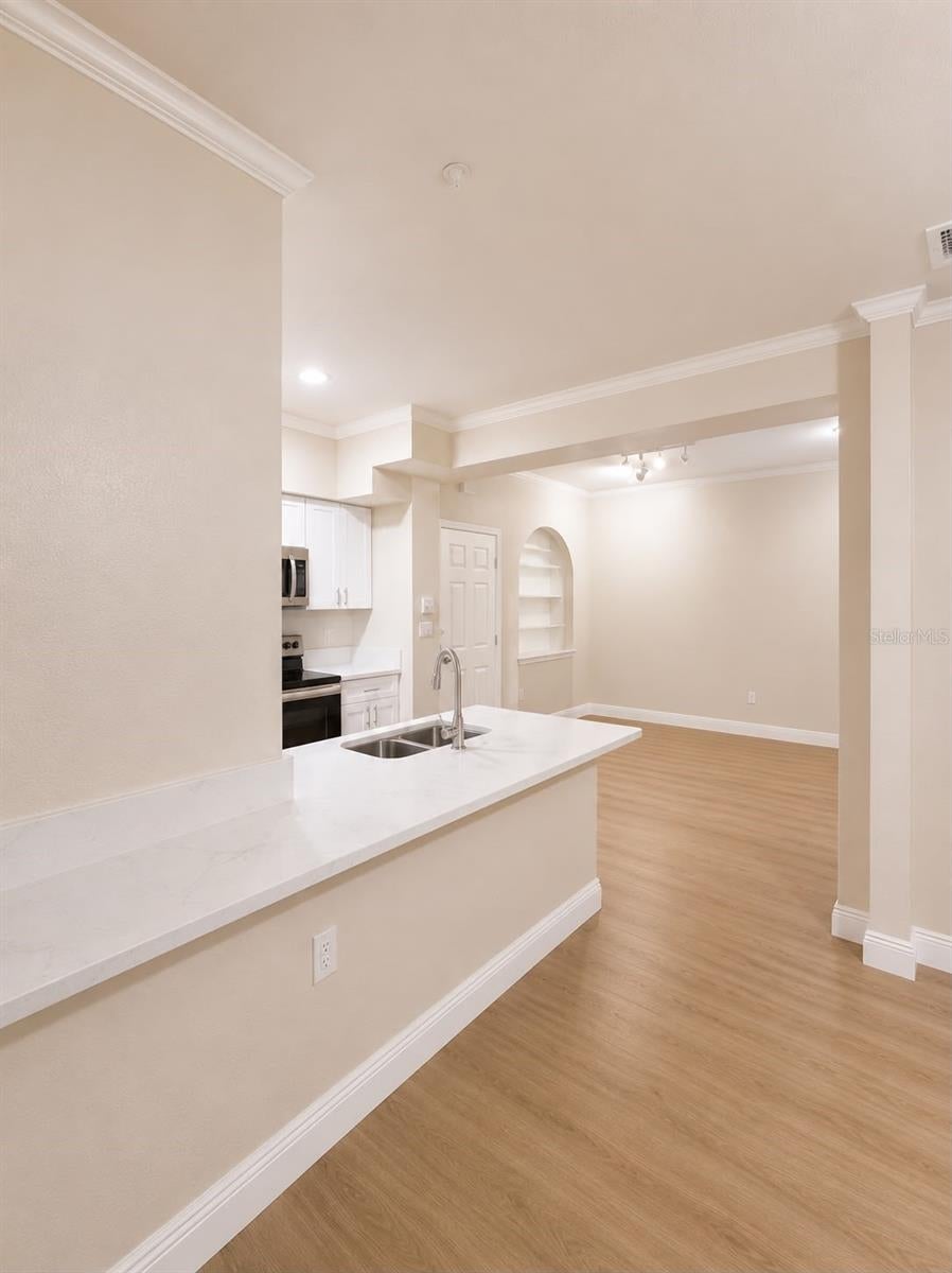 Photo of 911 N Orange Avenue #115, Orlando, FL 32801 (MLS # S5152783)