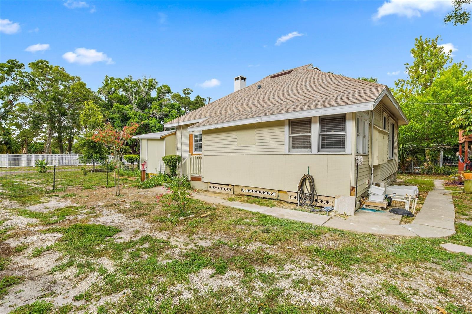 HARGRAVES SUB - Residential Lease