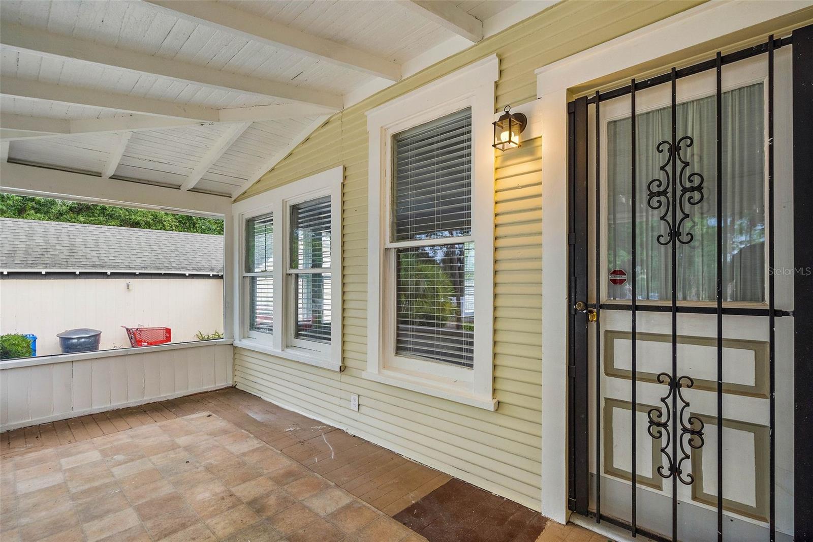 HARGRAVES SUB - Residential Lease