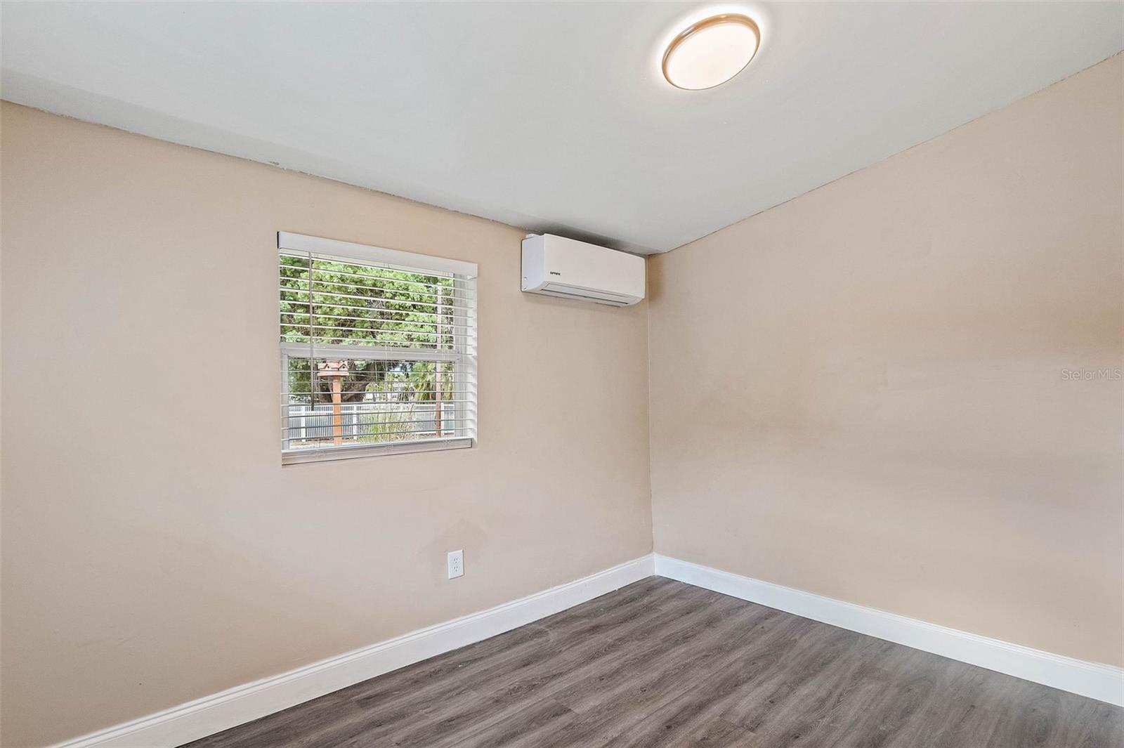 HARGRAVES SUB - Residential Lease