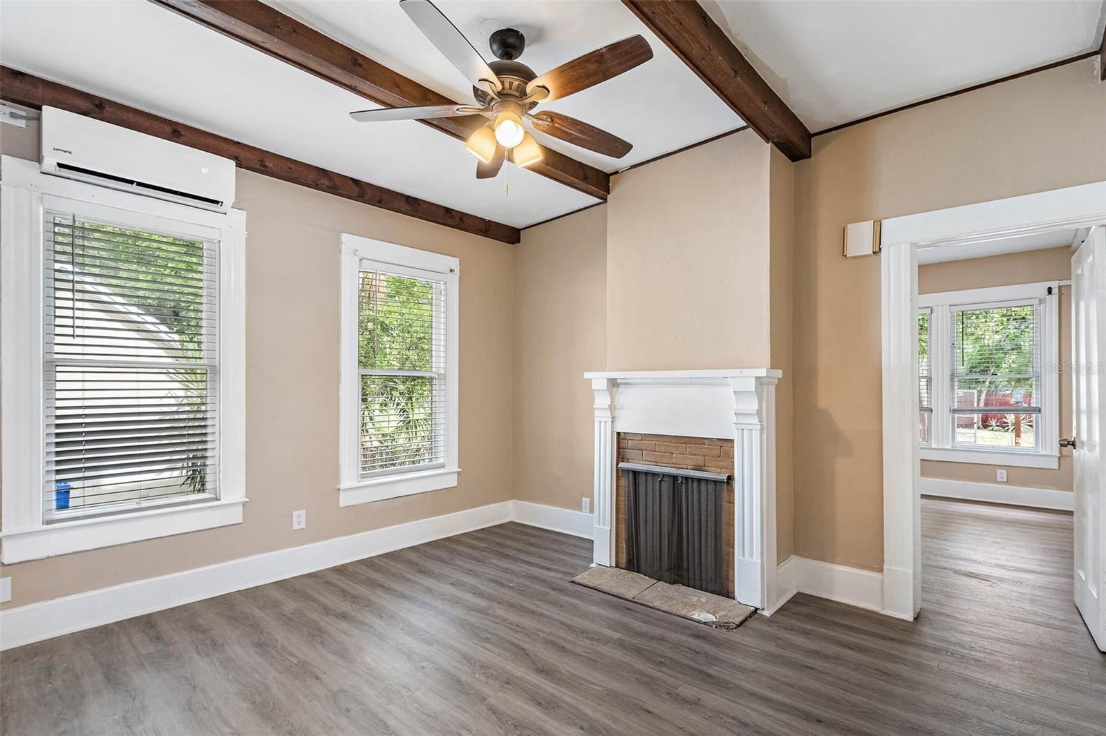 HARGRAVES SUB - Residential Lease