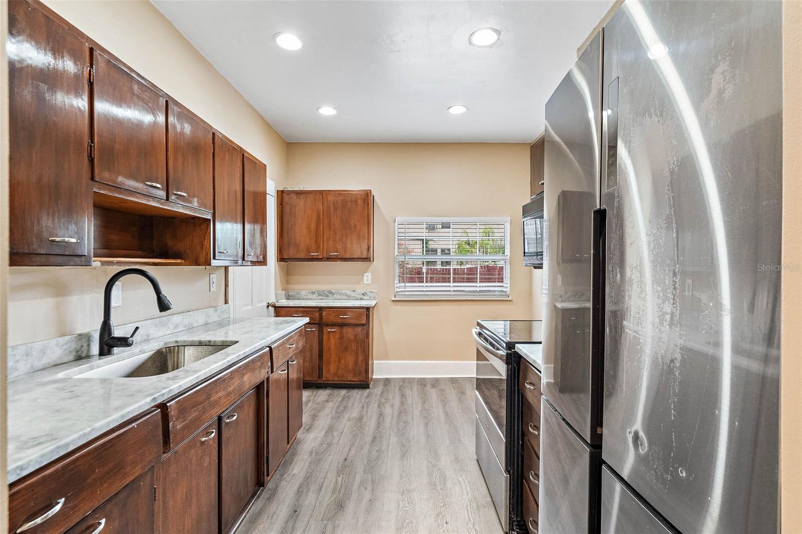 HARGRAVES SUB - Residential Lease