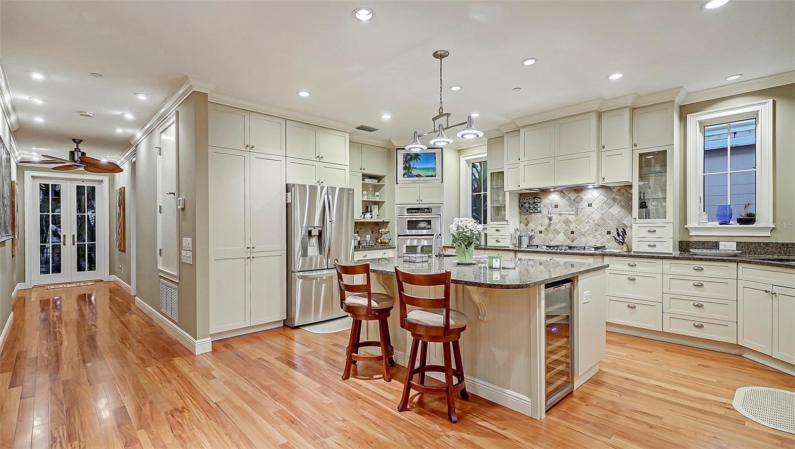SIESTA BEACH - Residential