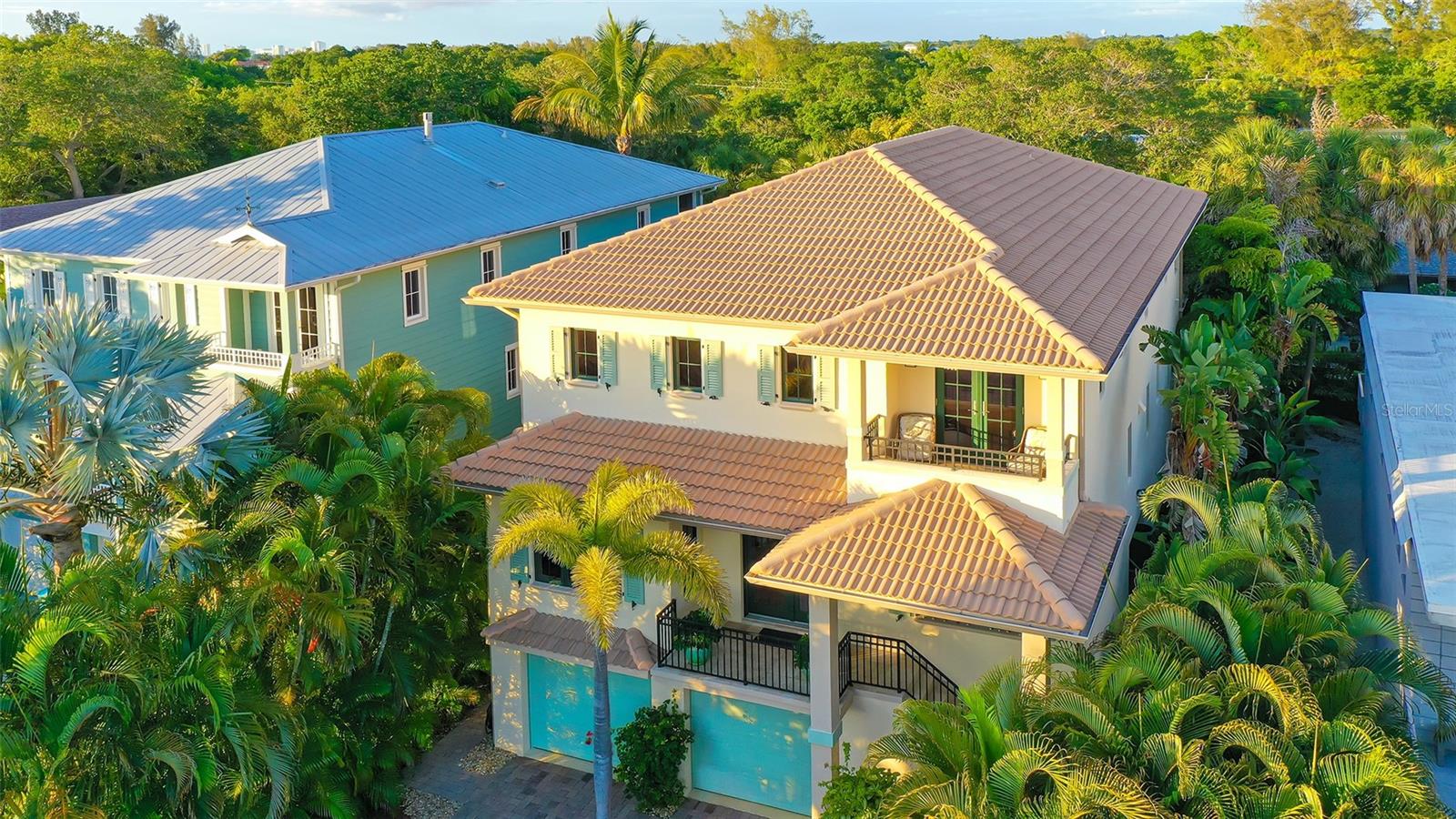 SIESTA BEACH - Residential
