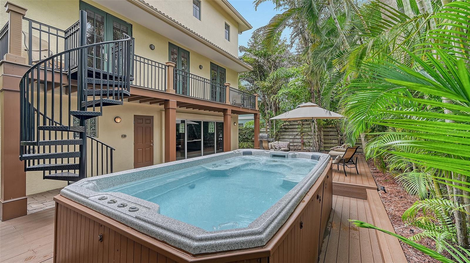 SIESTA BEACH - Residential
