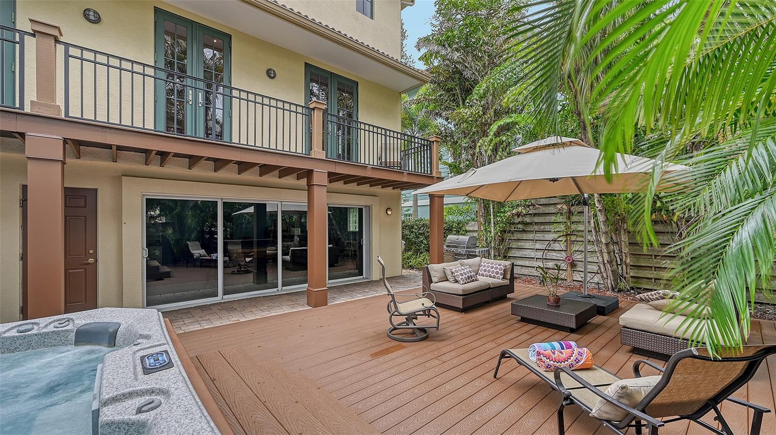 SIESTA BEACH - Residential