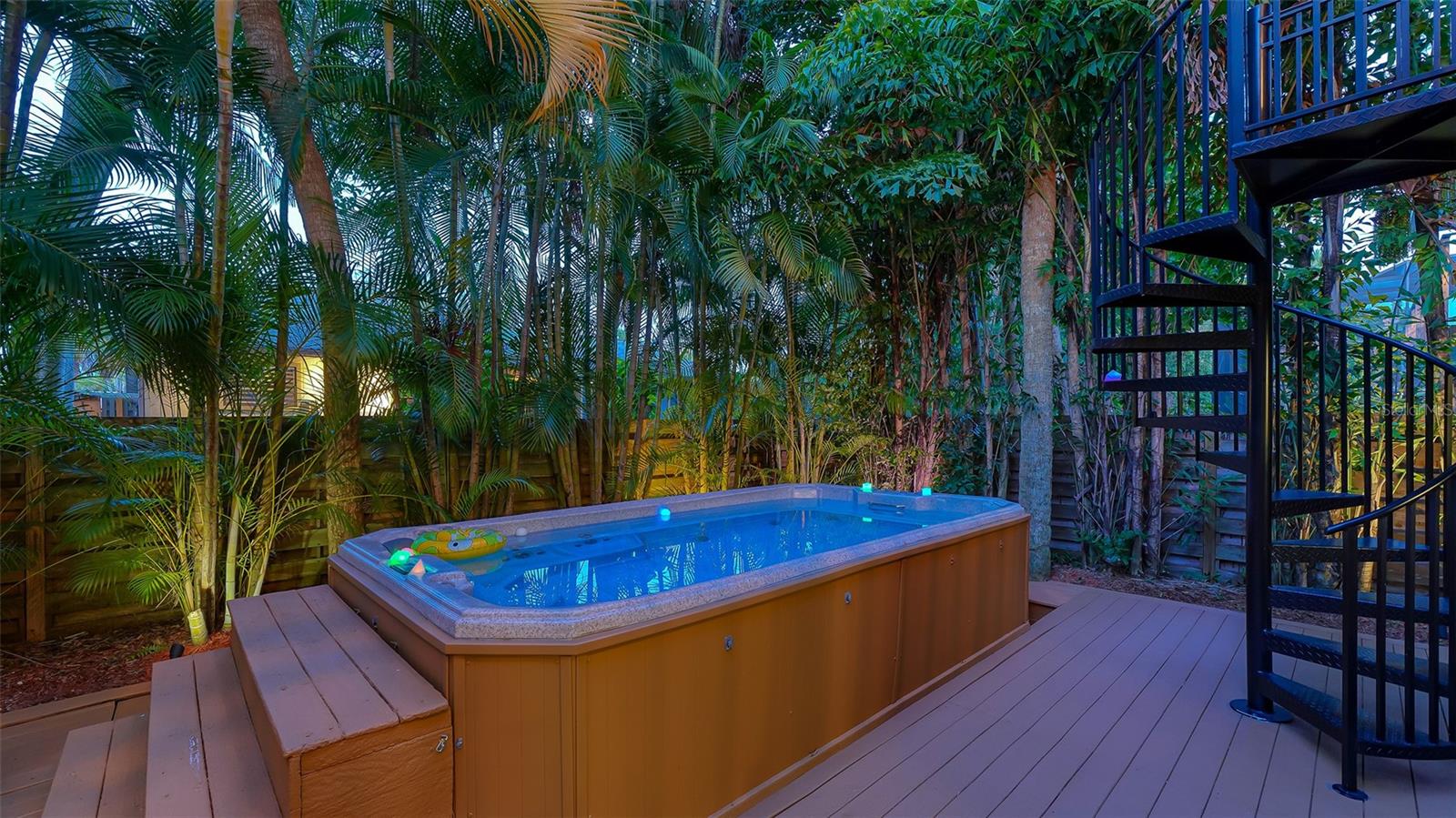 SIESTA BEACH - Residential