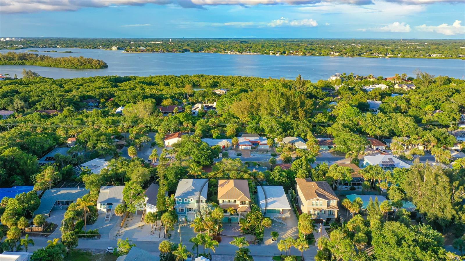 SIESTA BEACH - Residential