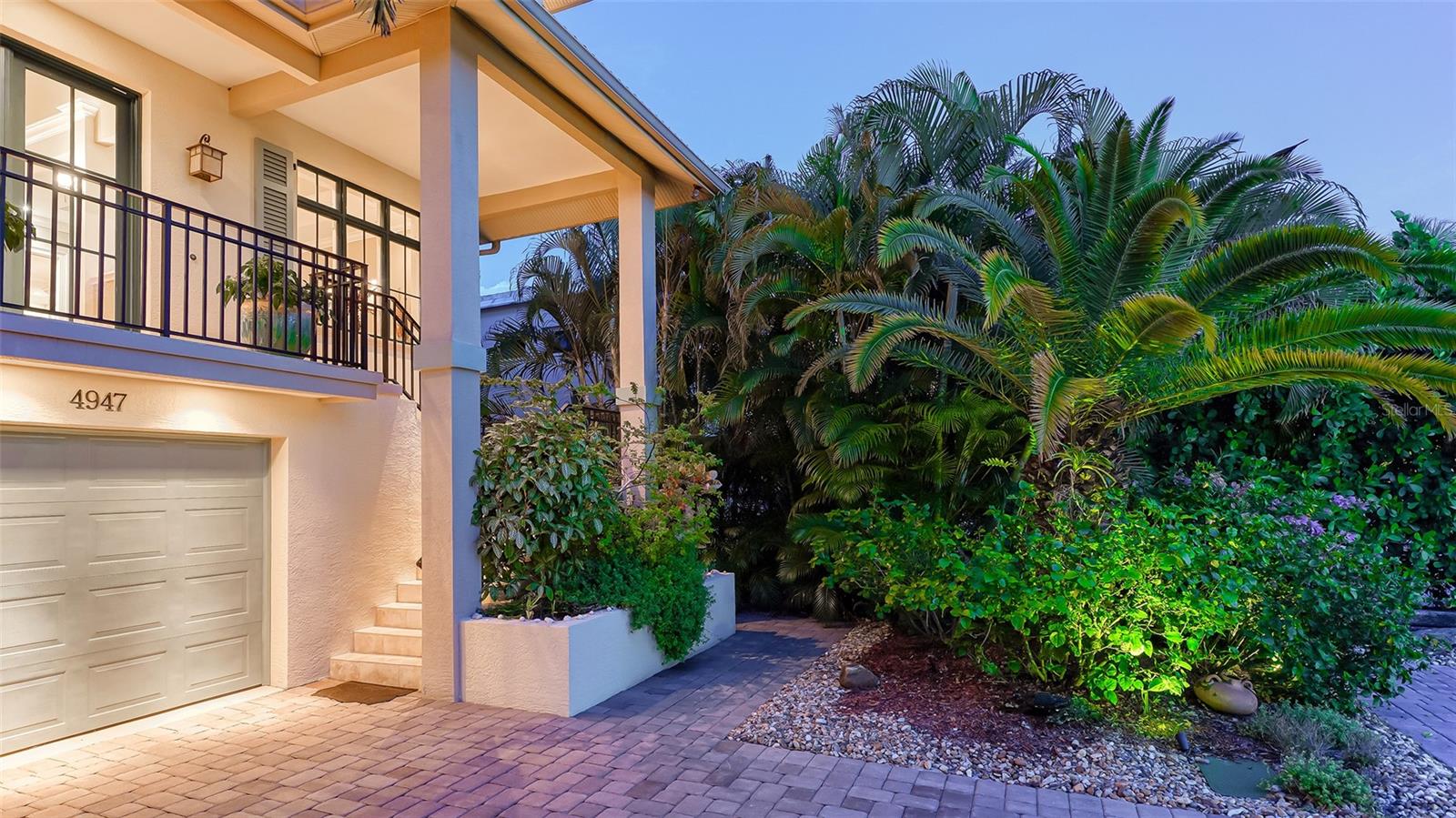 SIESTA BEACH - Residential