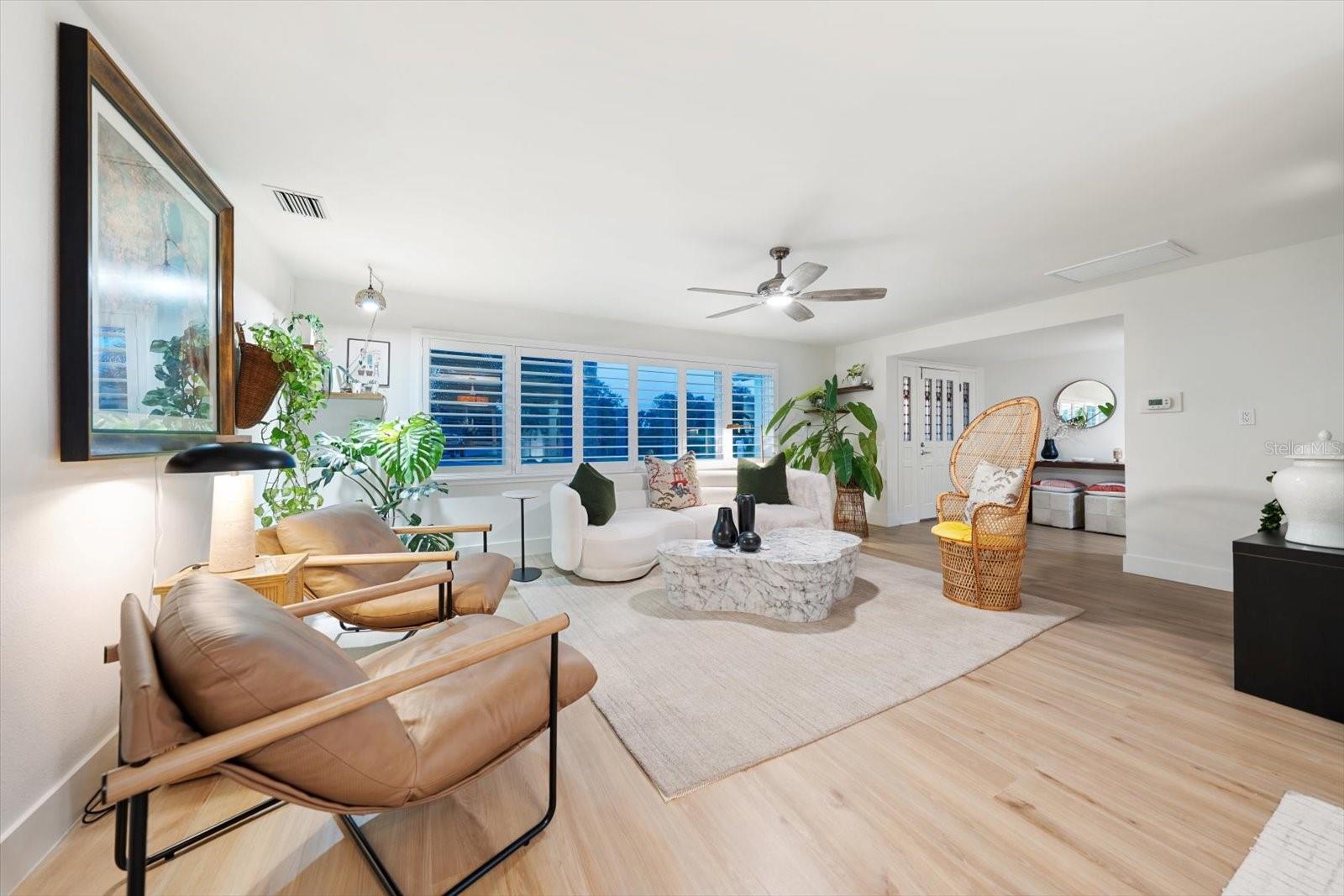 821 JACARANDA DRIVE