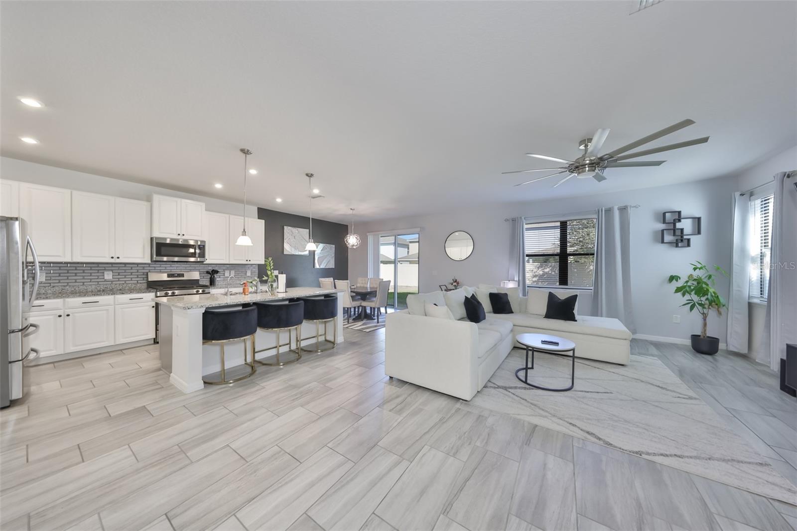 LUCAYA LAKE CLUB PH 4A - Residential