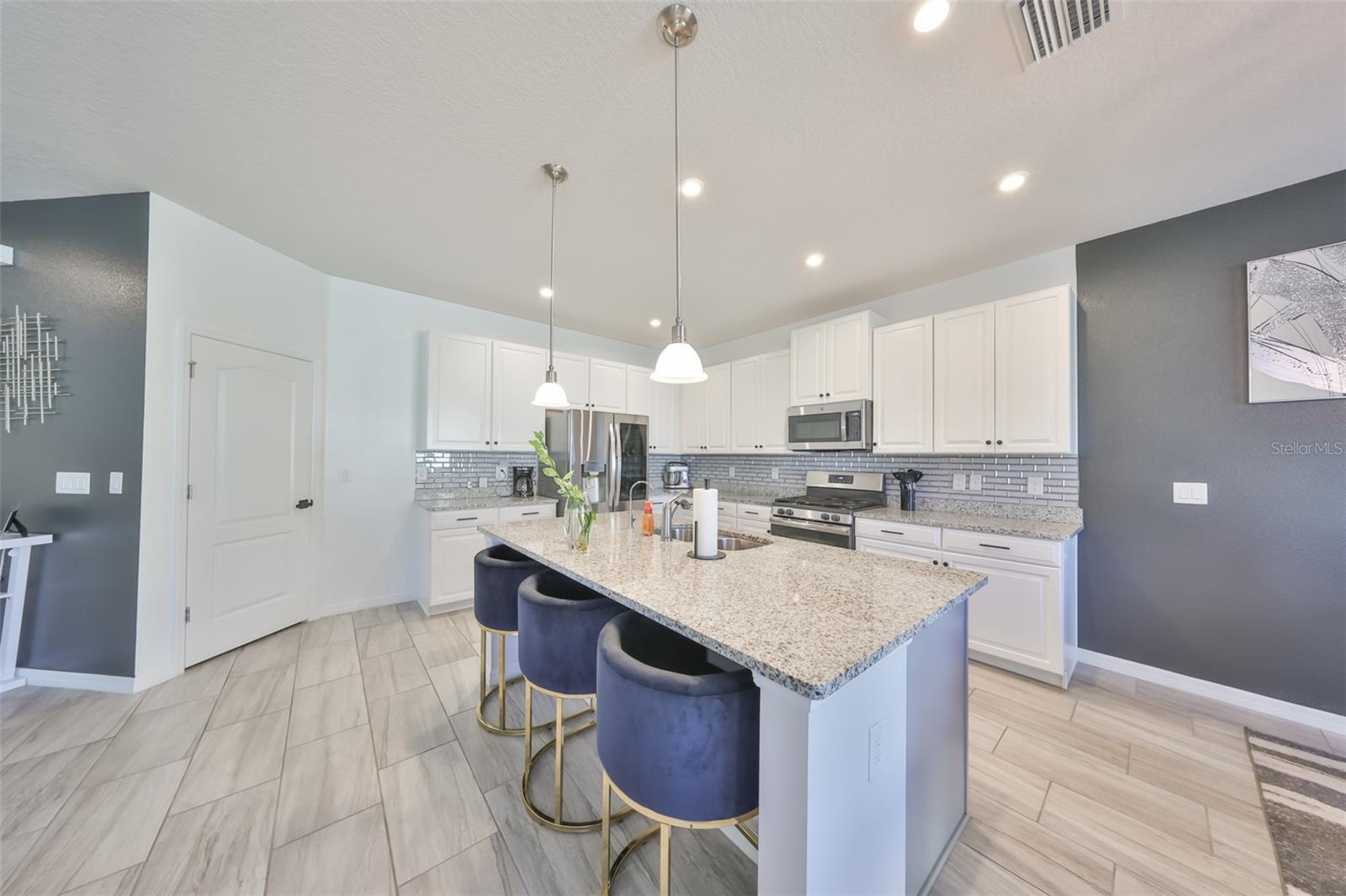 LUCAYA LAKE CLUB PH 4A - Residential