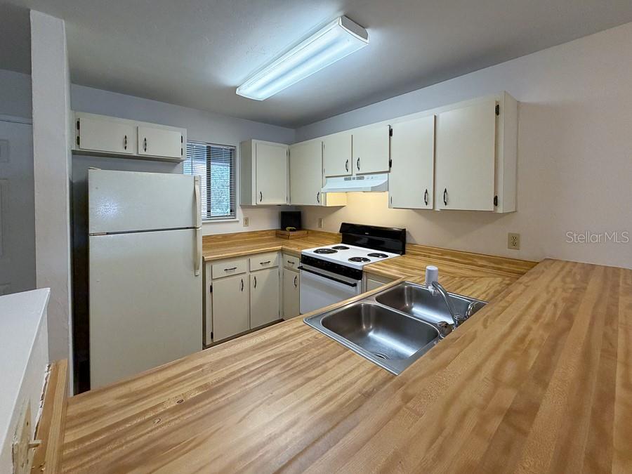TREEHOUSE VILLAGE - Residential Lease
