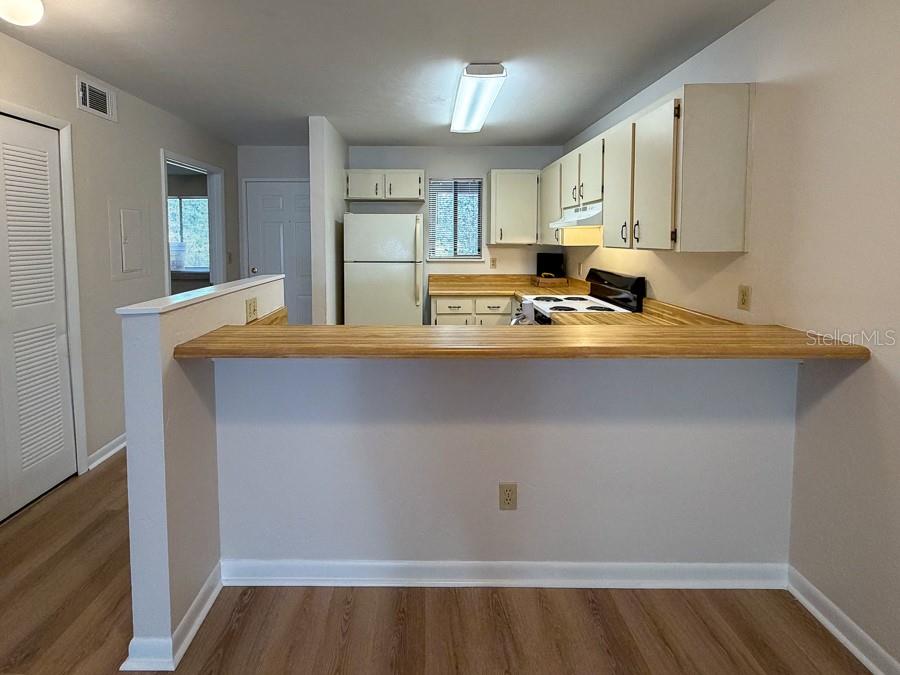 TREEHOUSE VILLAGE - Residential Lease