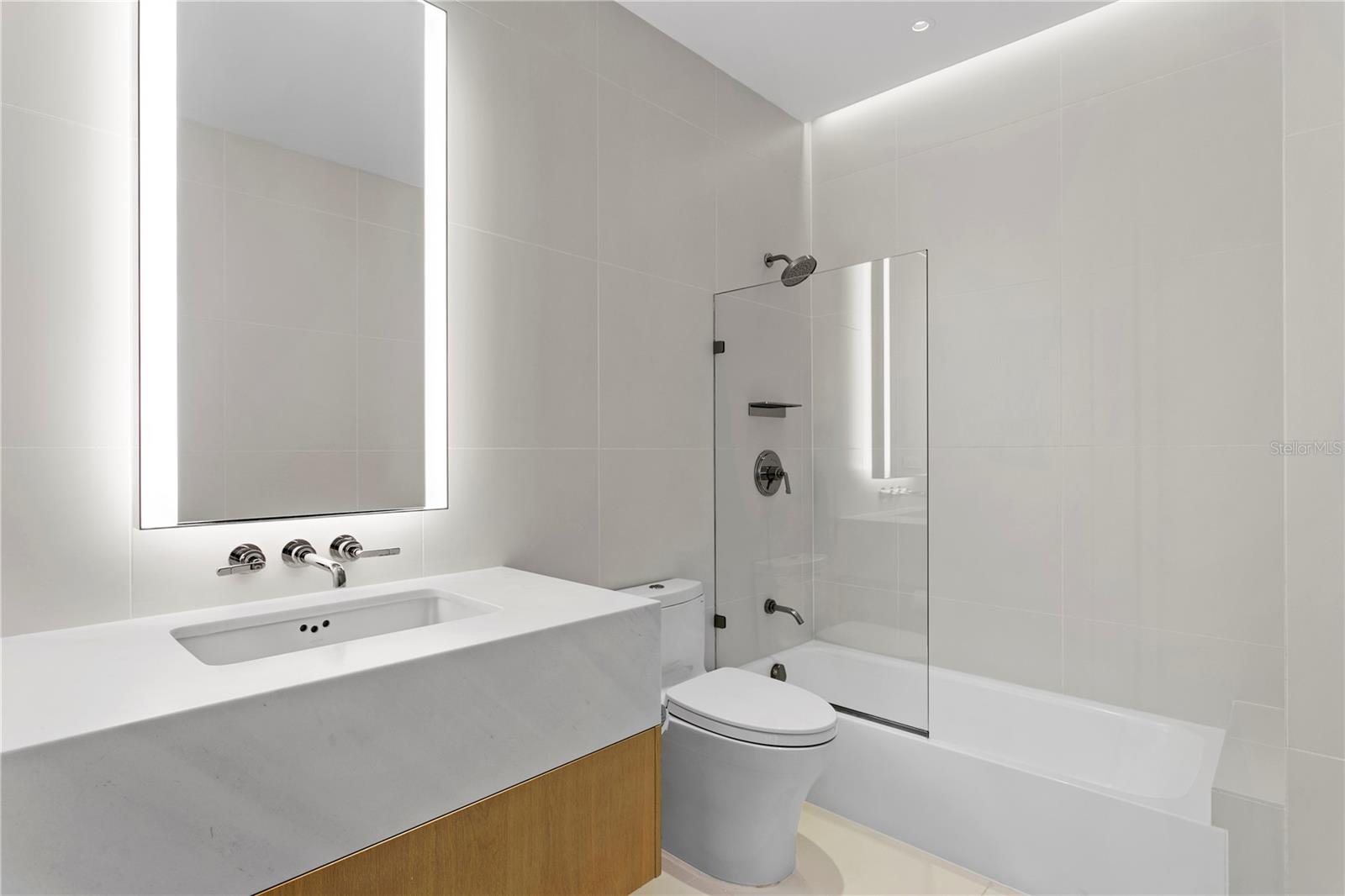 RESIDENCES AT THE TAMPA EDITION - Residential