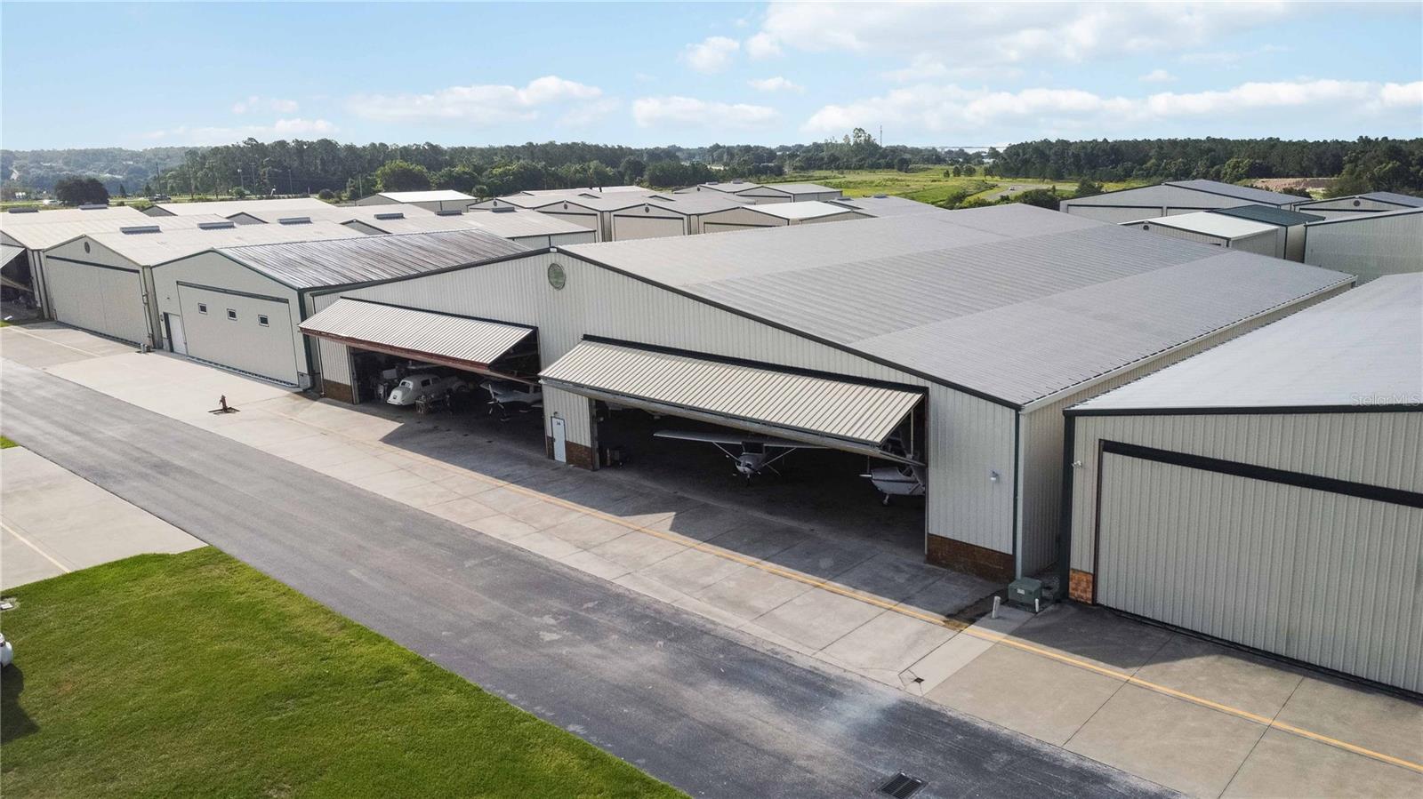 ORLANDOA-APOPKA AIRPORT COML - Commercial Sale