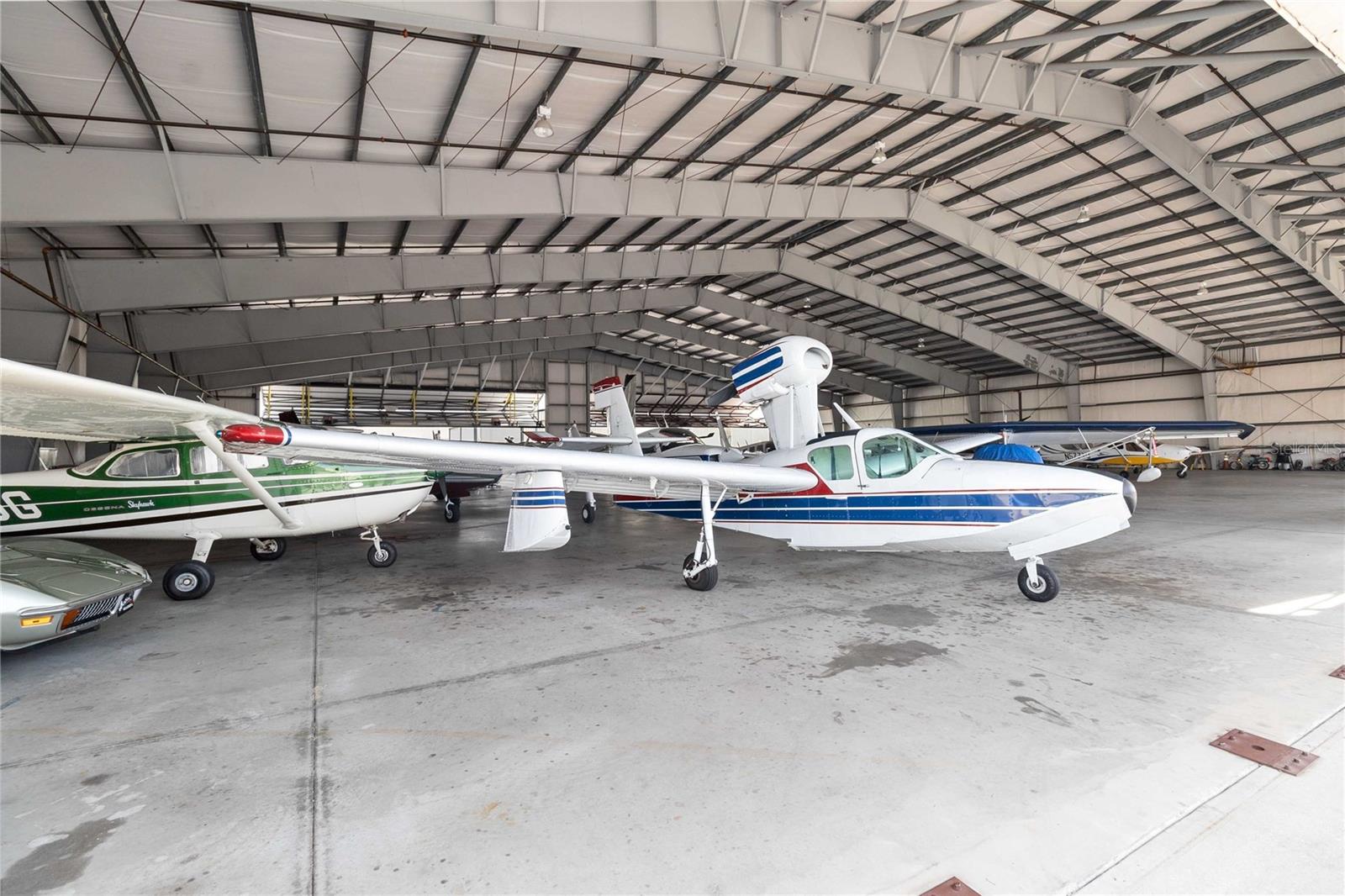 ORLANDOA-APOPKA AIRPORT COML - Commercial Sale