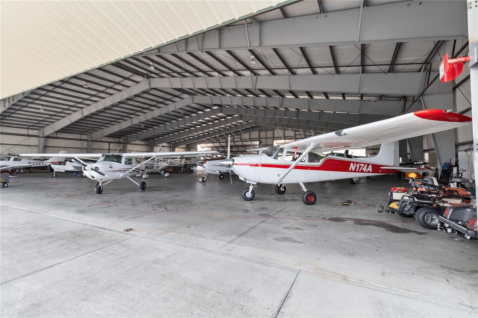 ORLANDOA-APOPKA AIRPORT COML - Commercial Sale
