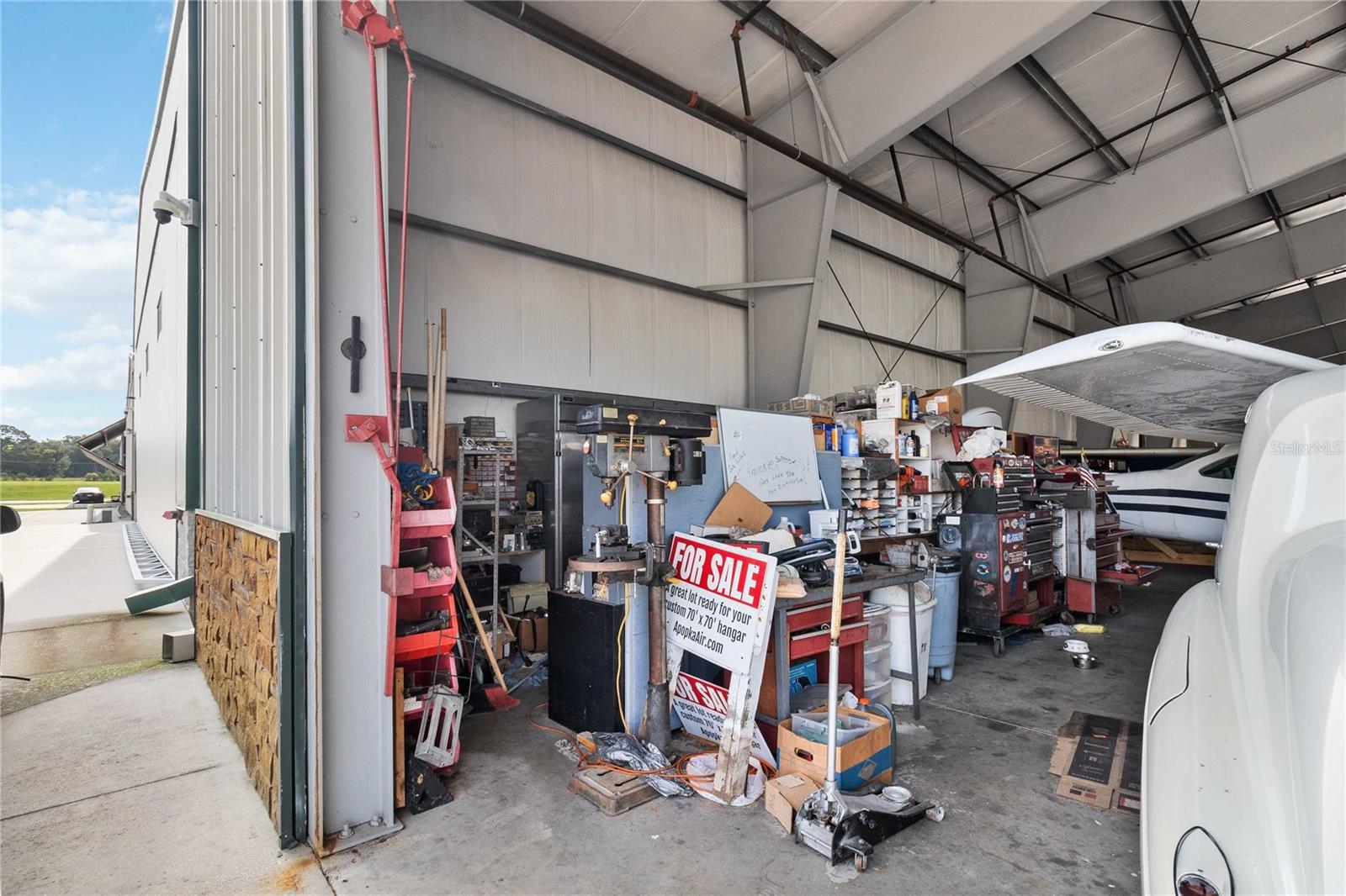 ORLANDOA-APOPKA AIRPORT COML - Commercial Sale